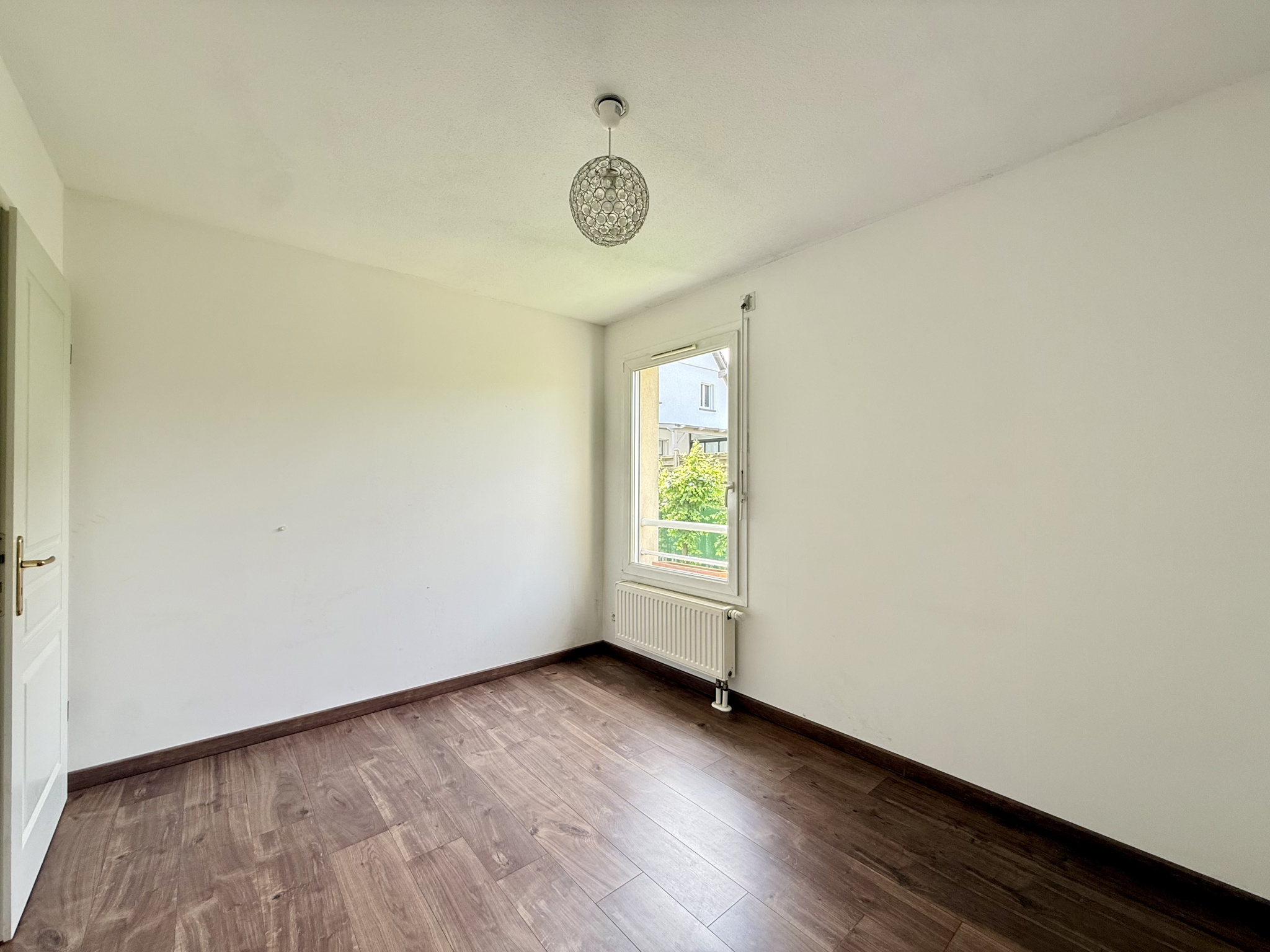 Beau F3 rez-de-jardin garage.