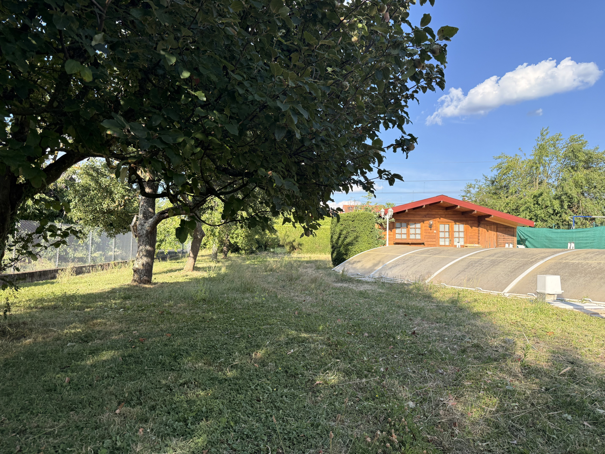 À saisir à Mundolsheim   Maison 5 pièces de 137 m2 habitables sur terrain verdoyant de 16,45 ares avec piscine