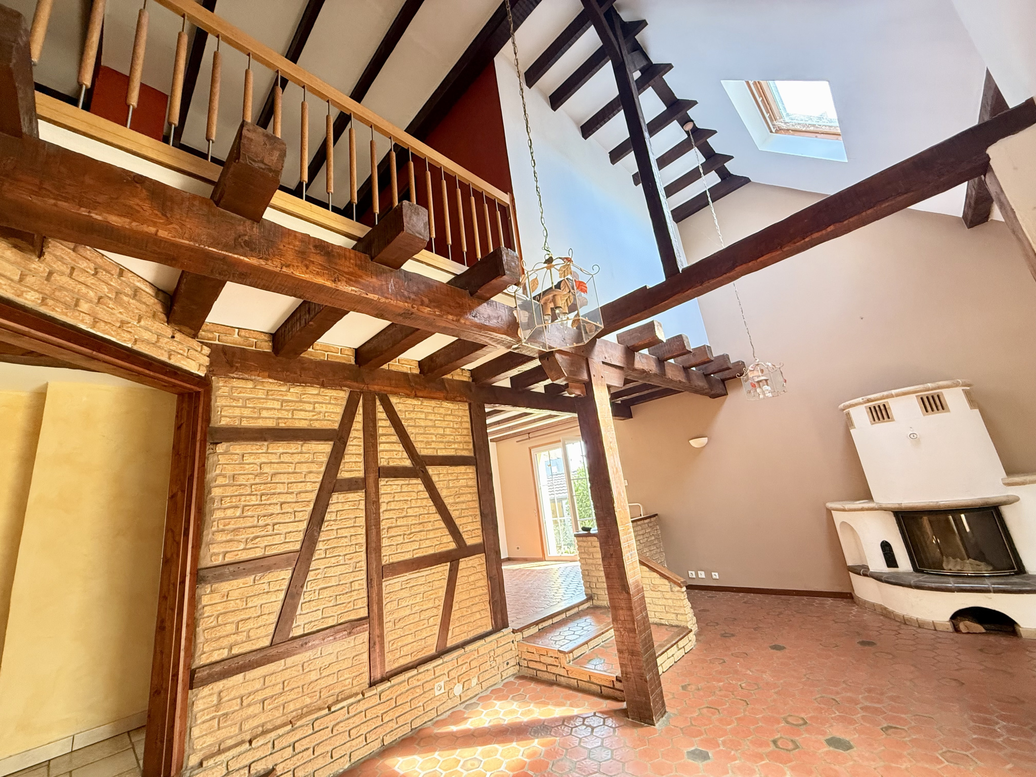 À saisir à Mundolsheim   Maison 5 pièces de 137 m2 habitables sur terrain verdoyant de 16,45 ares avec piscine