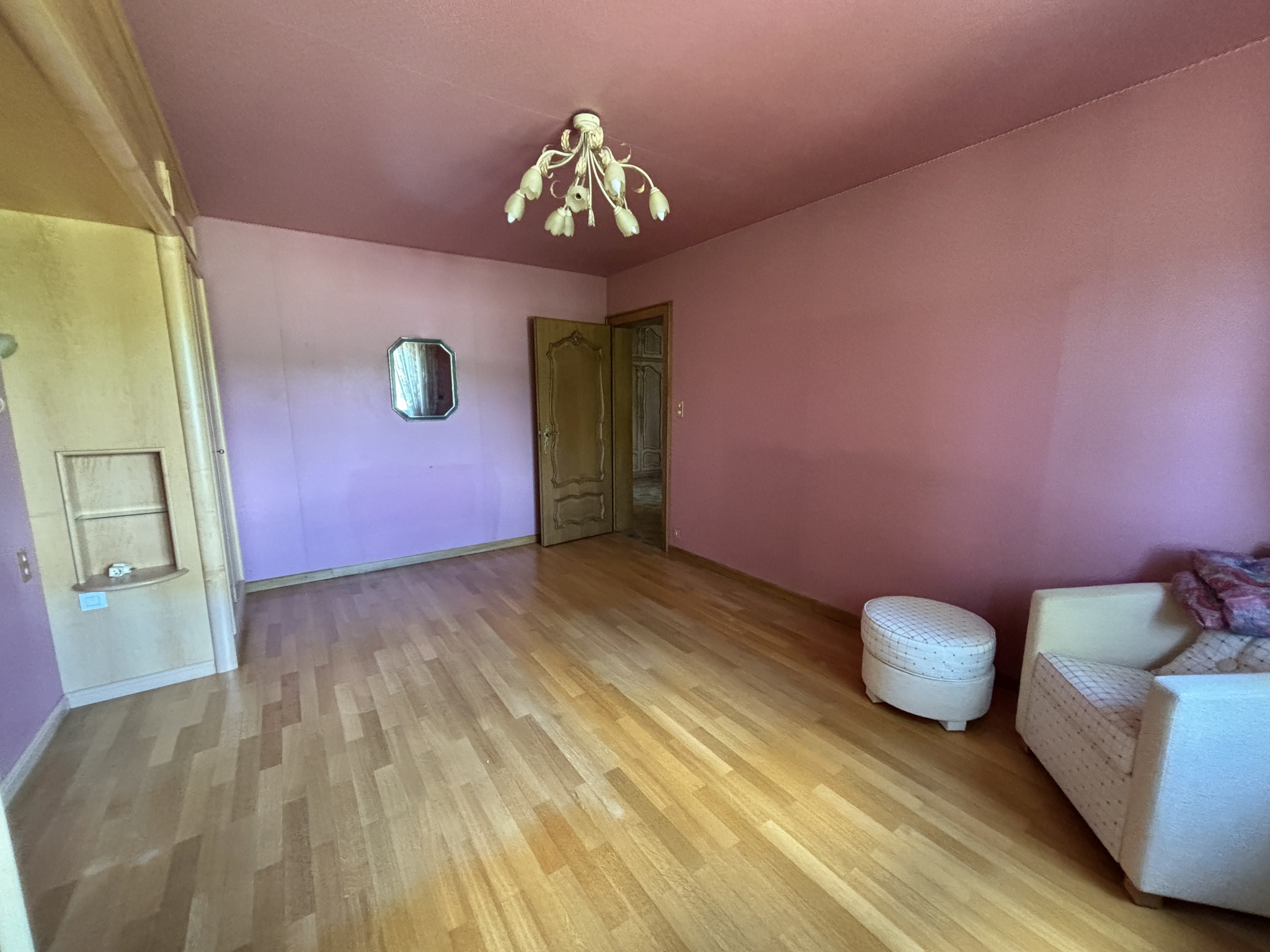 Élégante maison familiale de 220 m2 sur un magnifique terrain arboré de 15 ares