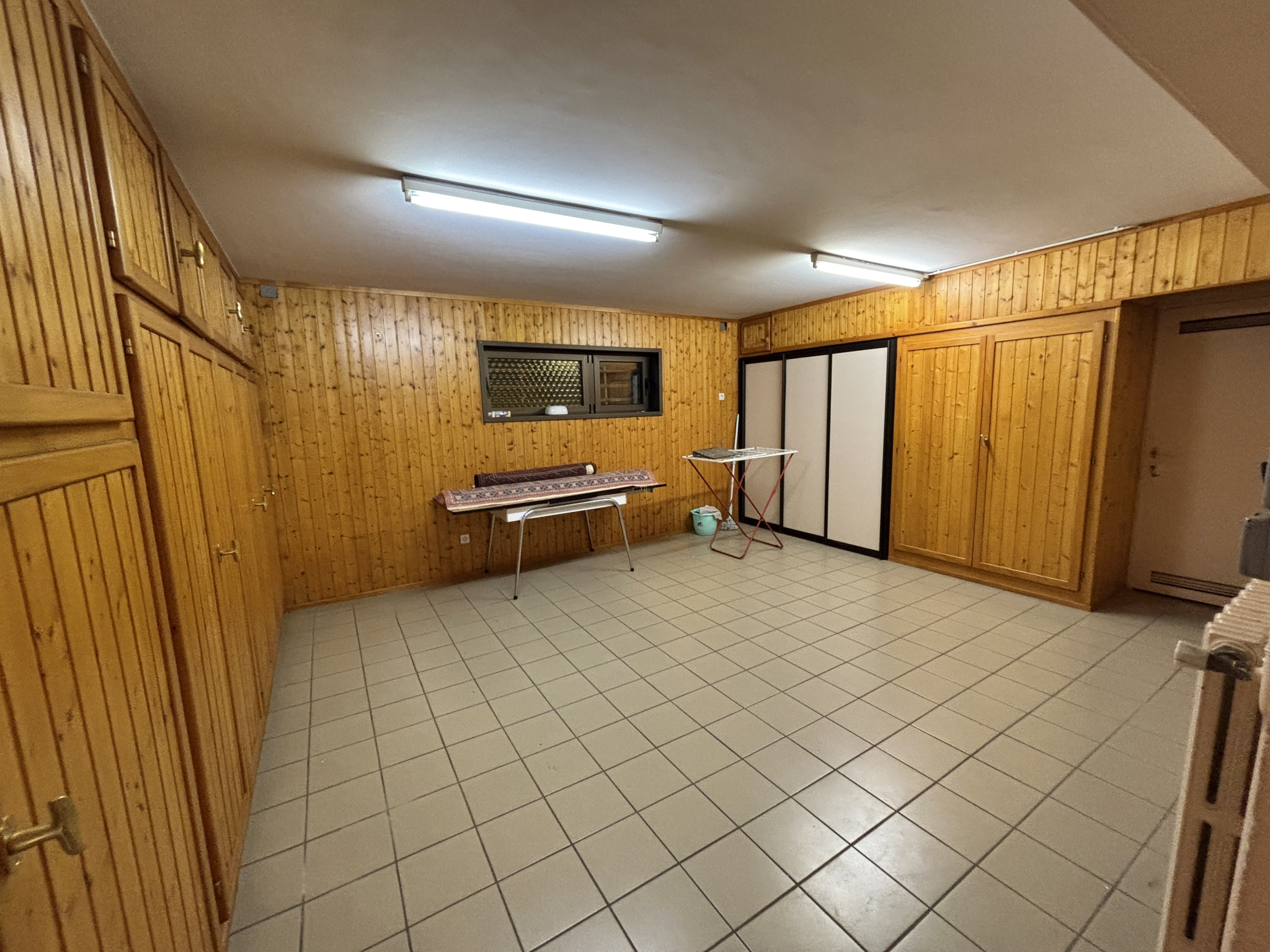 Élégante maison familiale de 220 m2 sur un magnifique terrain arboré de 15 ares