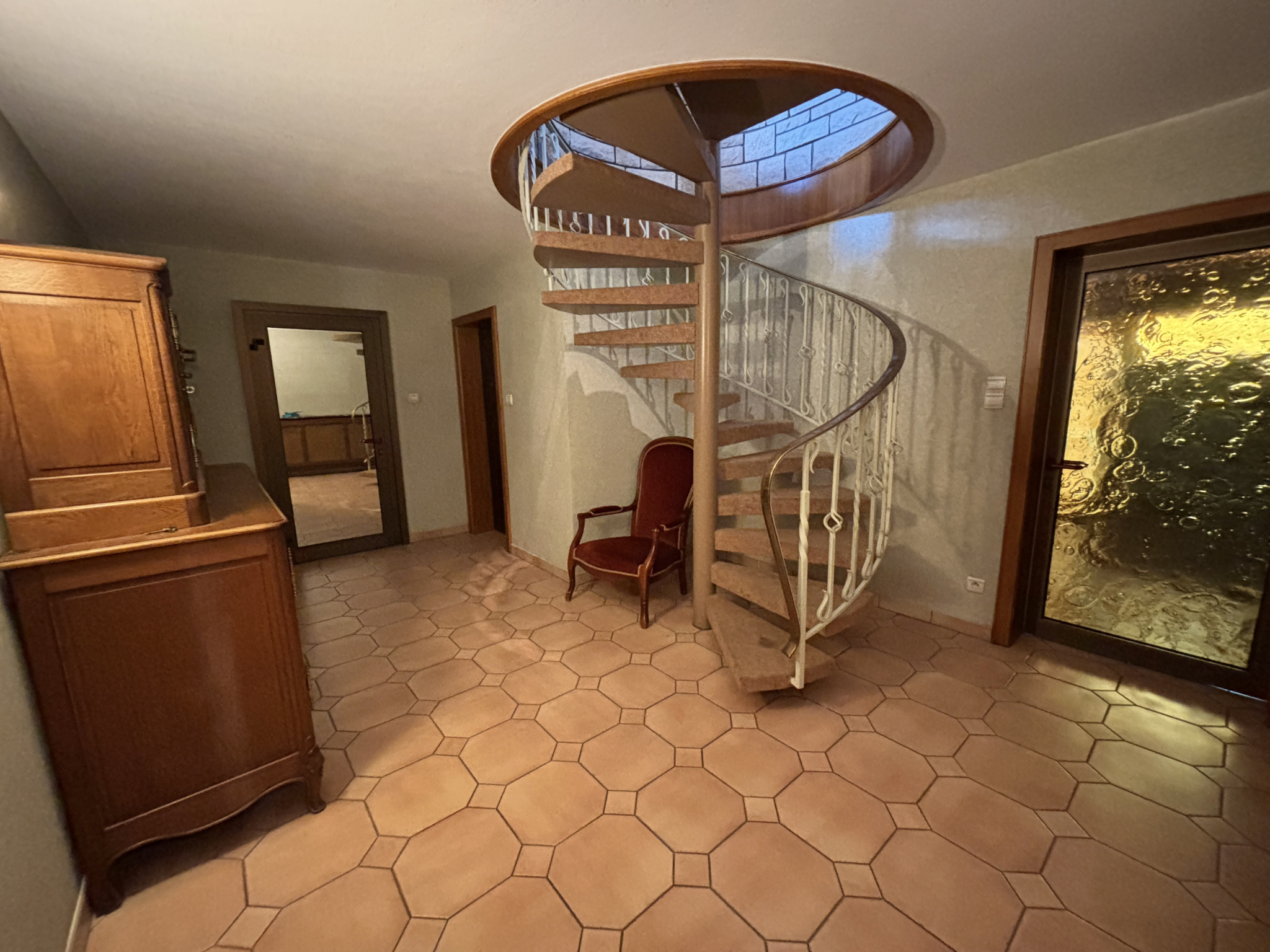 Élégante maison familiale de 220 m2 sur un magnifique terrain arboré de 15 ares
