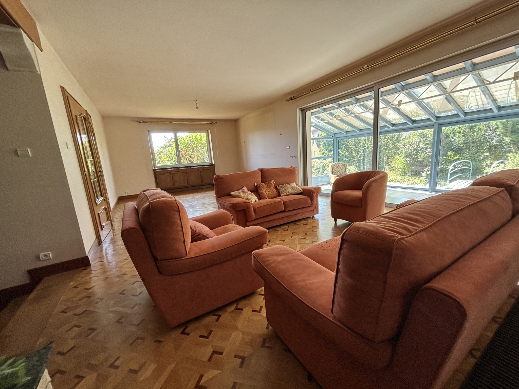 Élégante maison familiale de 220 m2 sur un magnifique terrain arboré de 15 ares