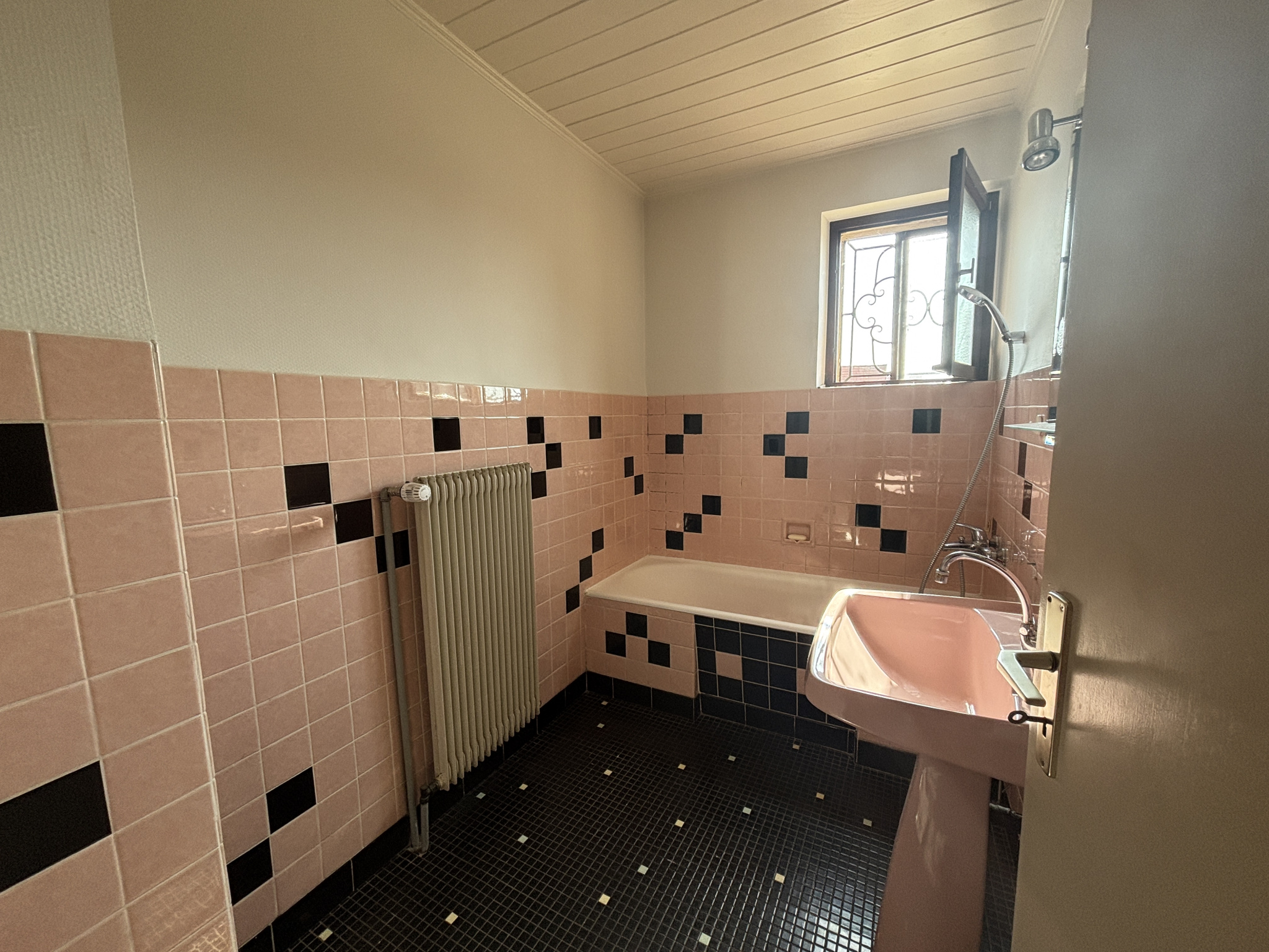 Maison de plain-pied avec fort potentiel   94 m2 sur 6,9 ares à Geudertheim