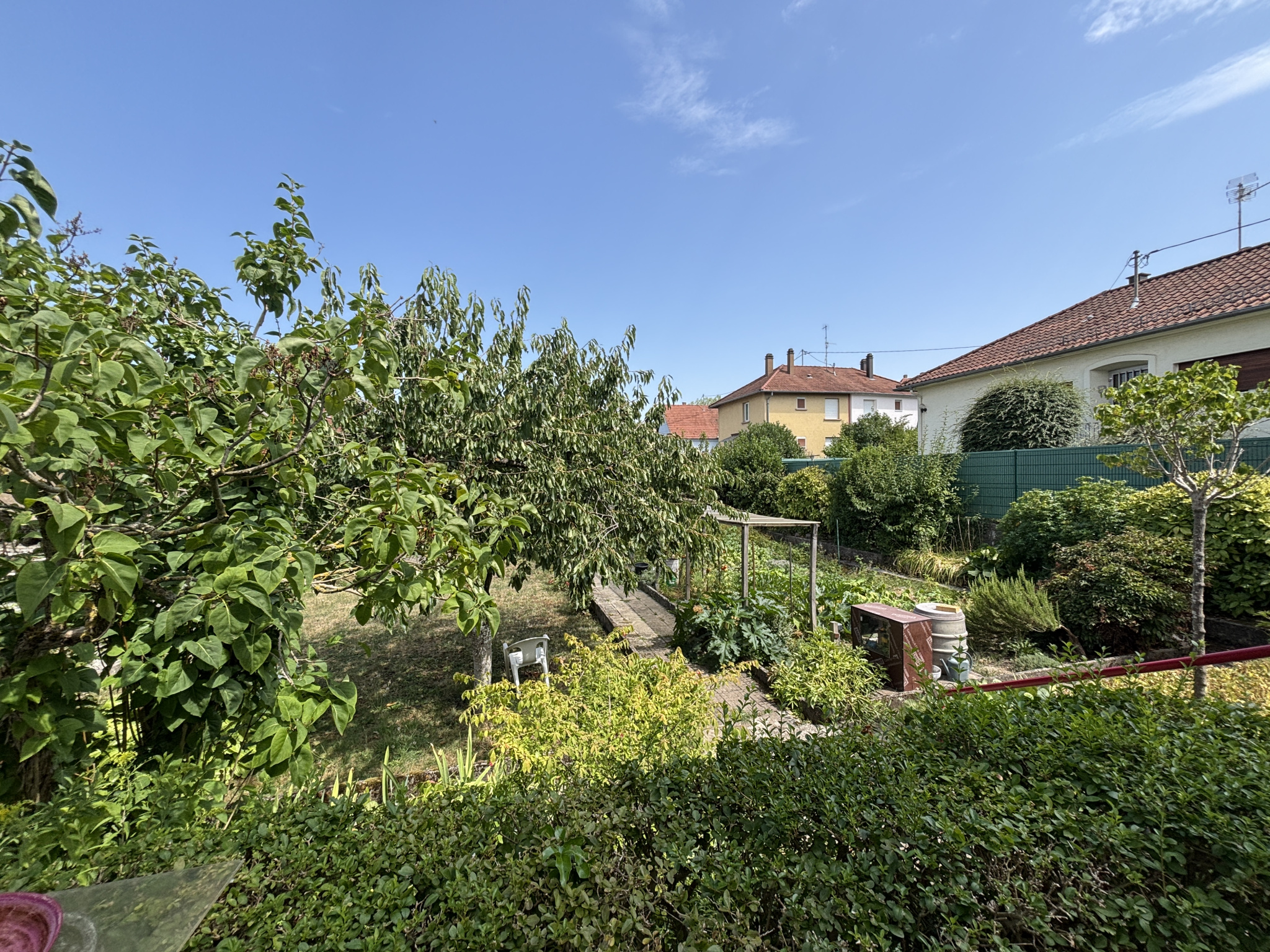 Maison avec grand jardin   Le compromis idéal entre appartement et maison !