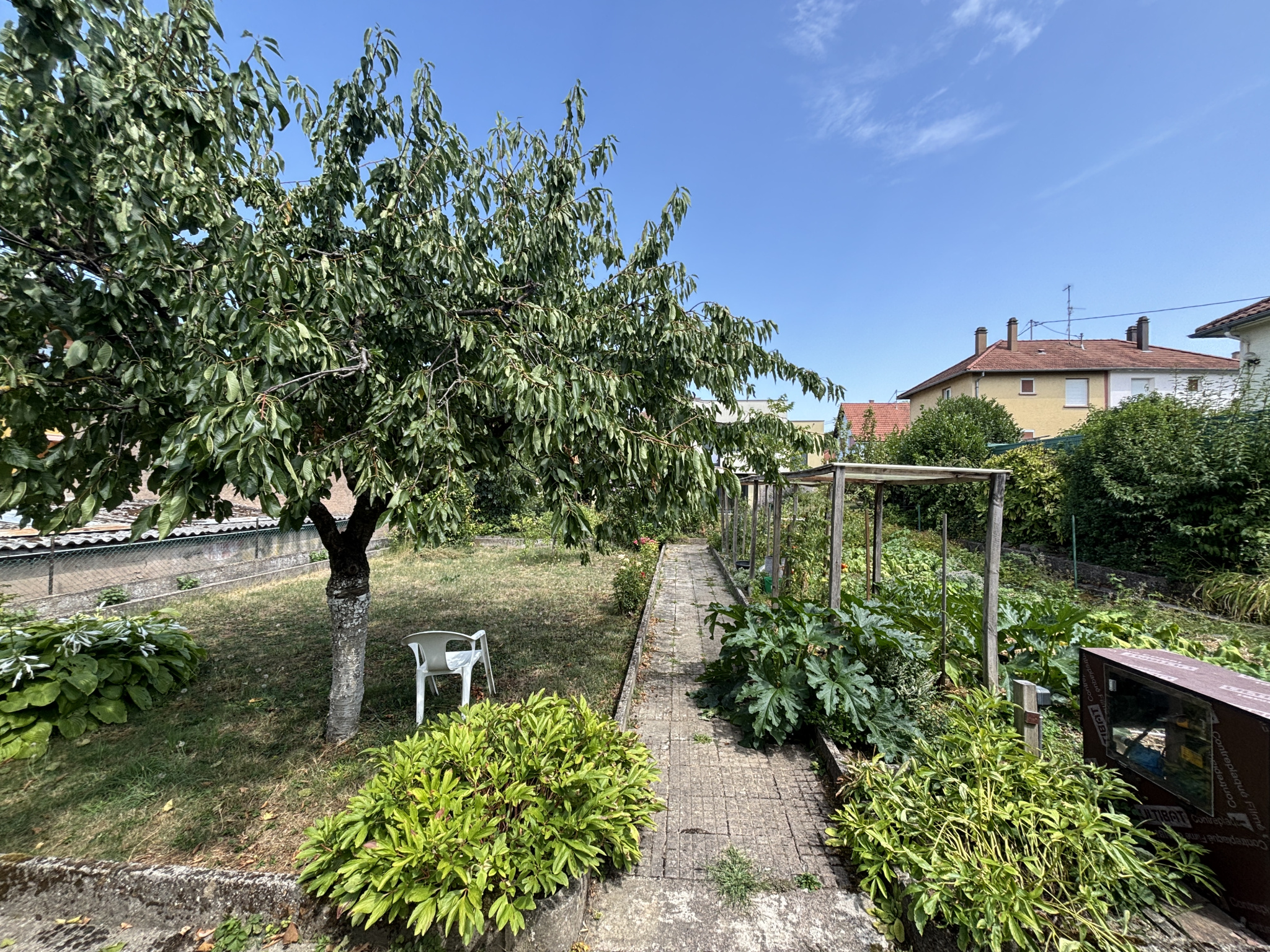 Maison avec grand jardin   Le compromis idéal entre appartement et maison !